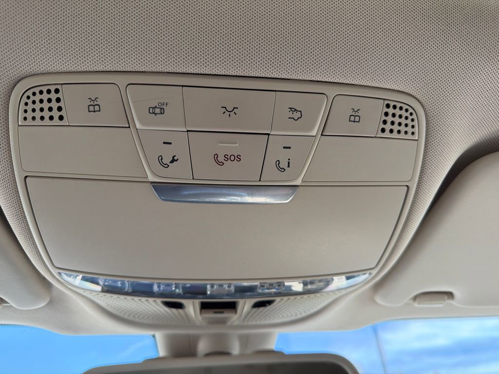 Used 2019 Mercedes-Benz GLC 300 4MATIC image 25