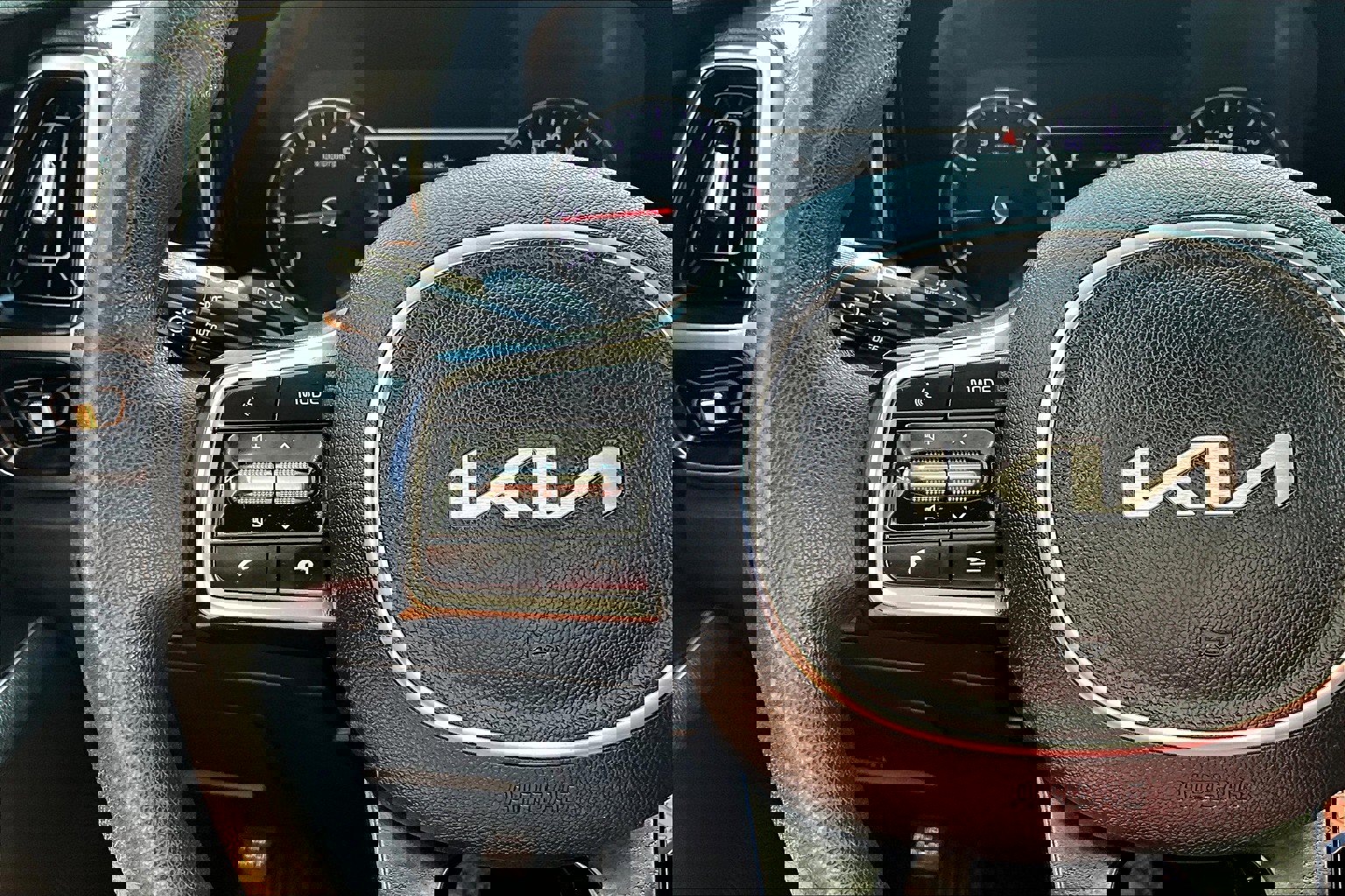 Used 2022 Kia Sorento LX image 22