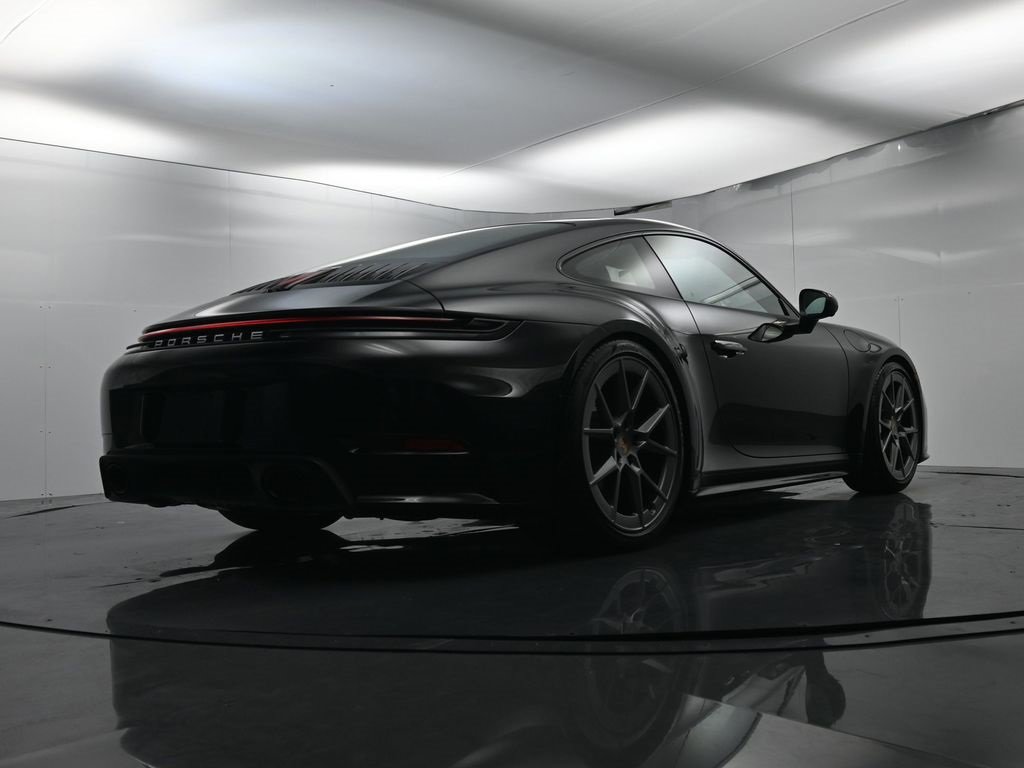 Used 2025 Porsche 911 Carrera image 45