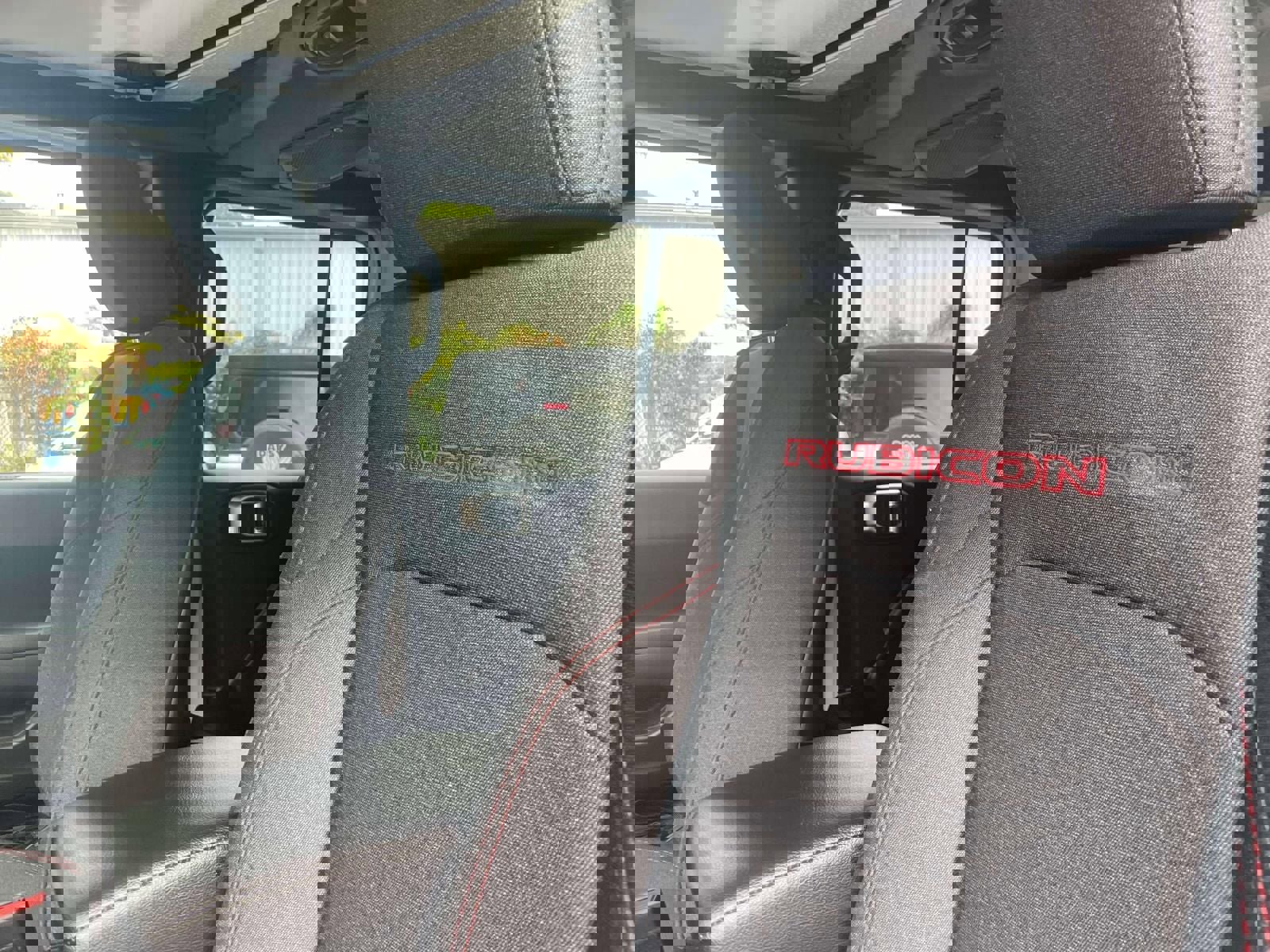 Used 2024 Jeep Wrangler Unlimited Rubicon image 19