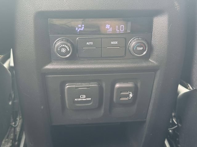 Used 2020 Chevrolet Traverse LT w/ LT Premium Package AWD/4WD image 17