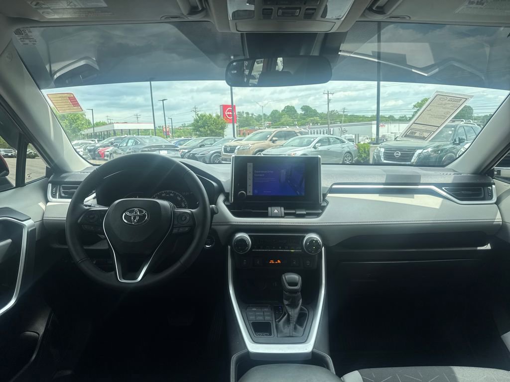 Used 2025 Toyota RAV4 XLE w/ Convenience Package image 23