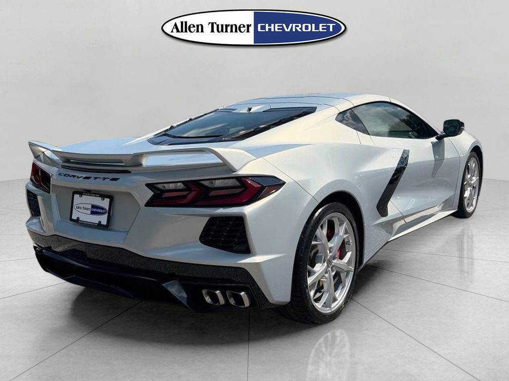 Used 2021 Chevrolet Corvette Stingray Preferred Cpe w/ Z51 Performance Package RWD image 4