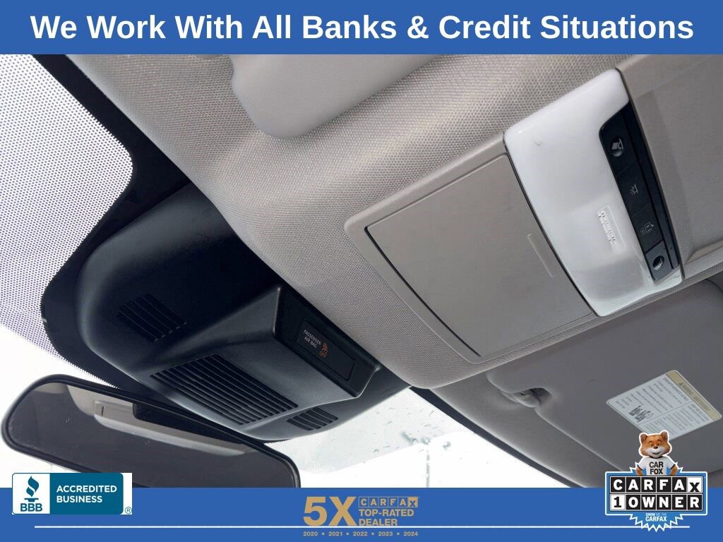 Used 2024 Nissan Rogue S image 25