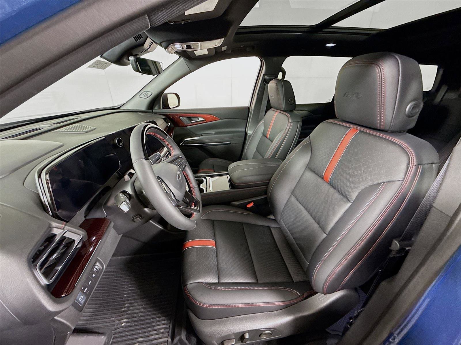 New 2026 Chevrolet Traverse RS w/ LPO, Floor Liner Package AWD/4WD image 16
