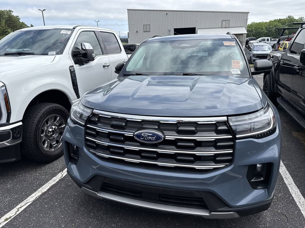 Used 2025 Ford Explorer Active w/ Active Comfort Package AWD/4WD image 5