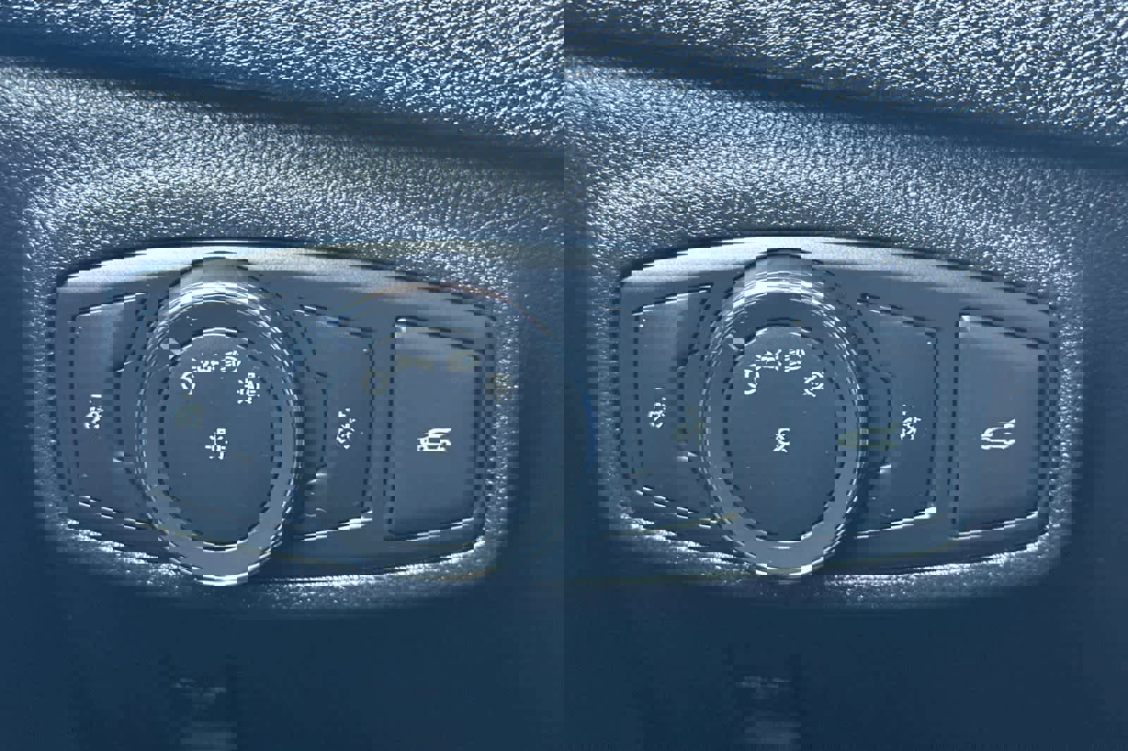 Used 2017 Lincoln MKC Select w/ Select Plus Package image 31