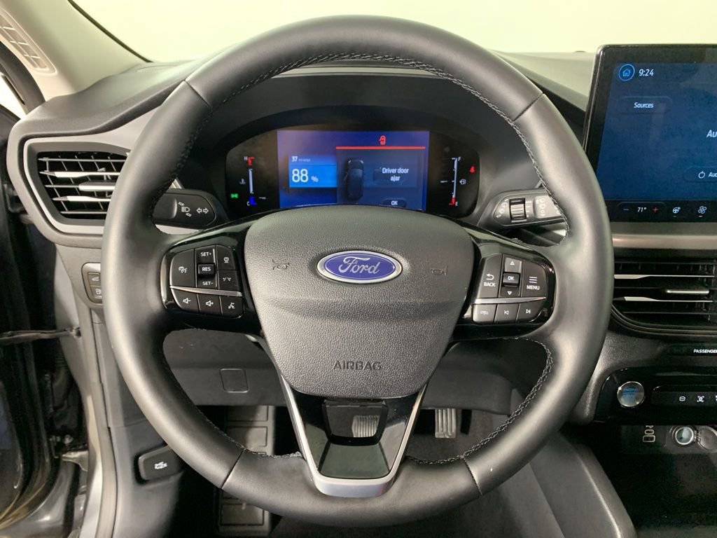 Used 2025 Ford Escape SE image 21