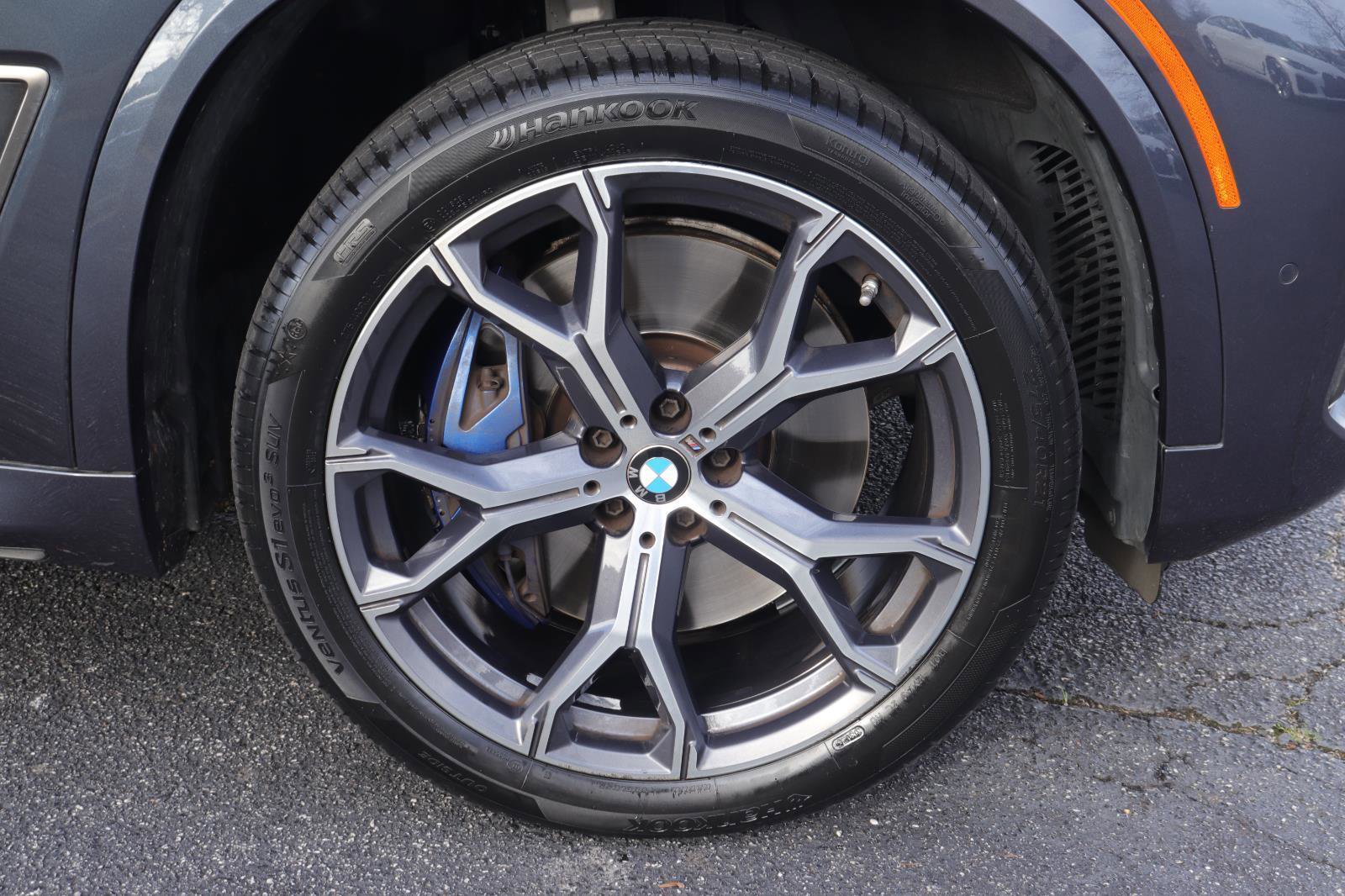Used 2022 BMW X5 M50i w/ Executive Package image 44