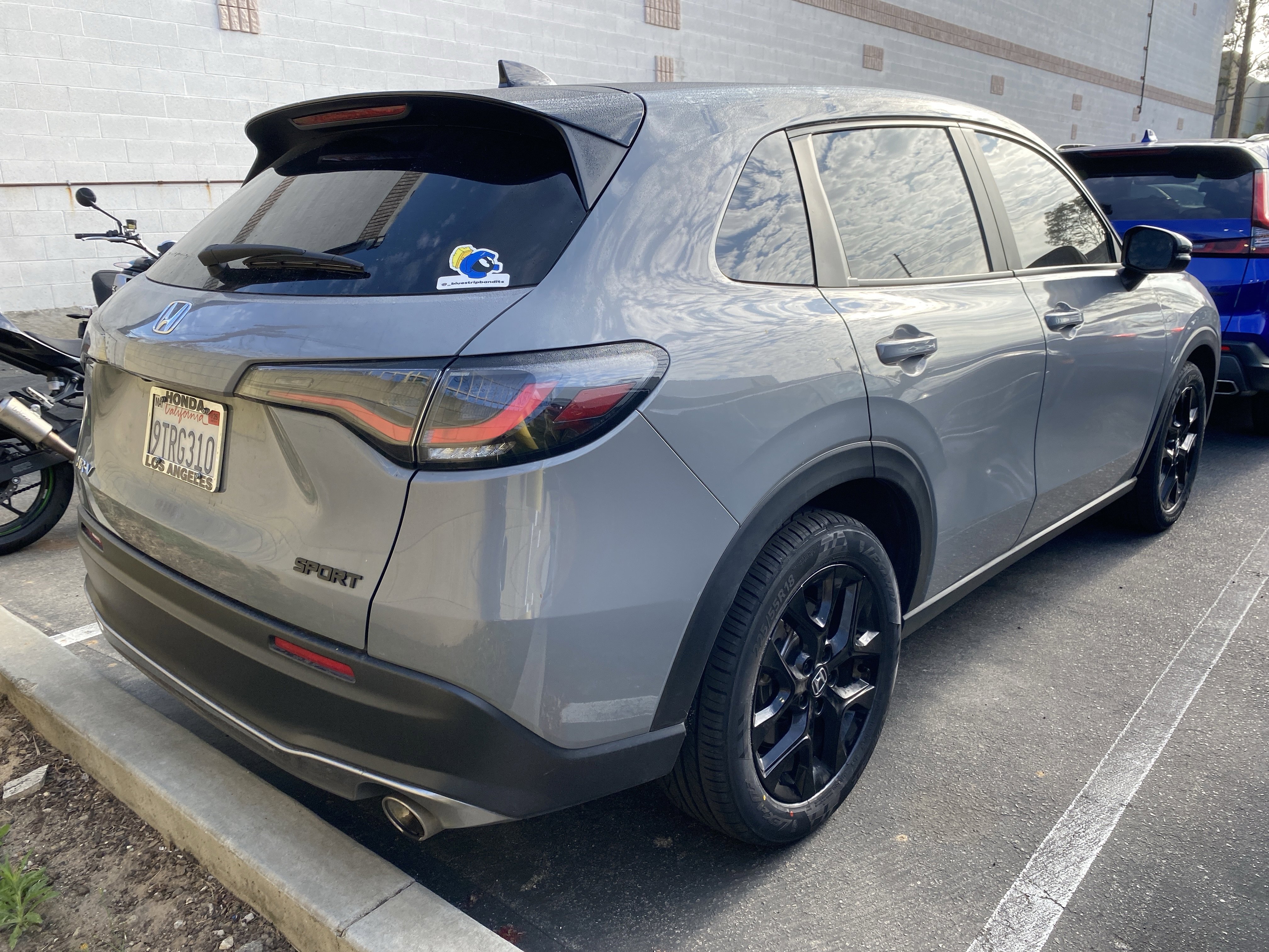 Certified 2025 Honda HR-V Sport image 3