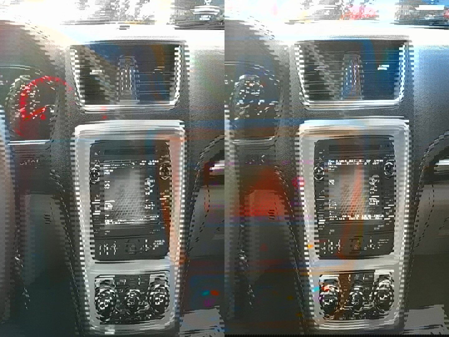 Used 2015 GMC Acadia Denali image 32