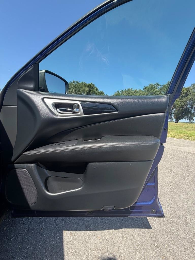 Used 2019 Nissan Pathfinder S FWD image 15