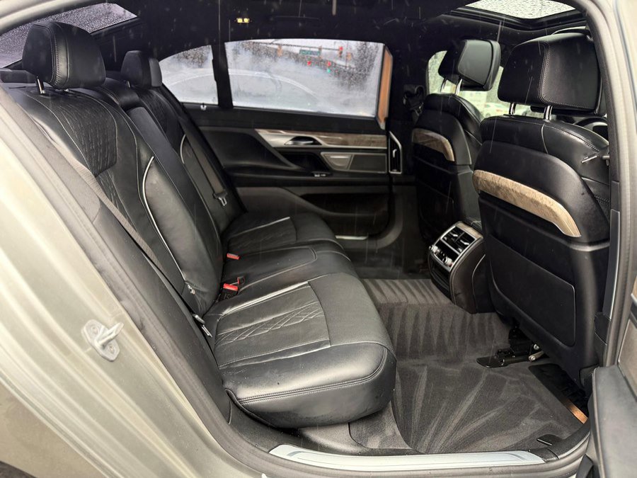 Used 2020 BMW 740i xDrive w/ M Sport Package image 19