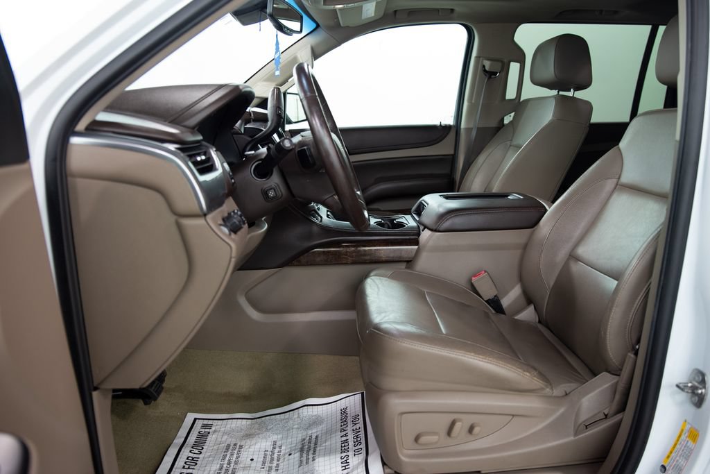 Used 2018 Chevrolet Suburban LT w/ LT Signature Package AWD/4WD image 9
