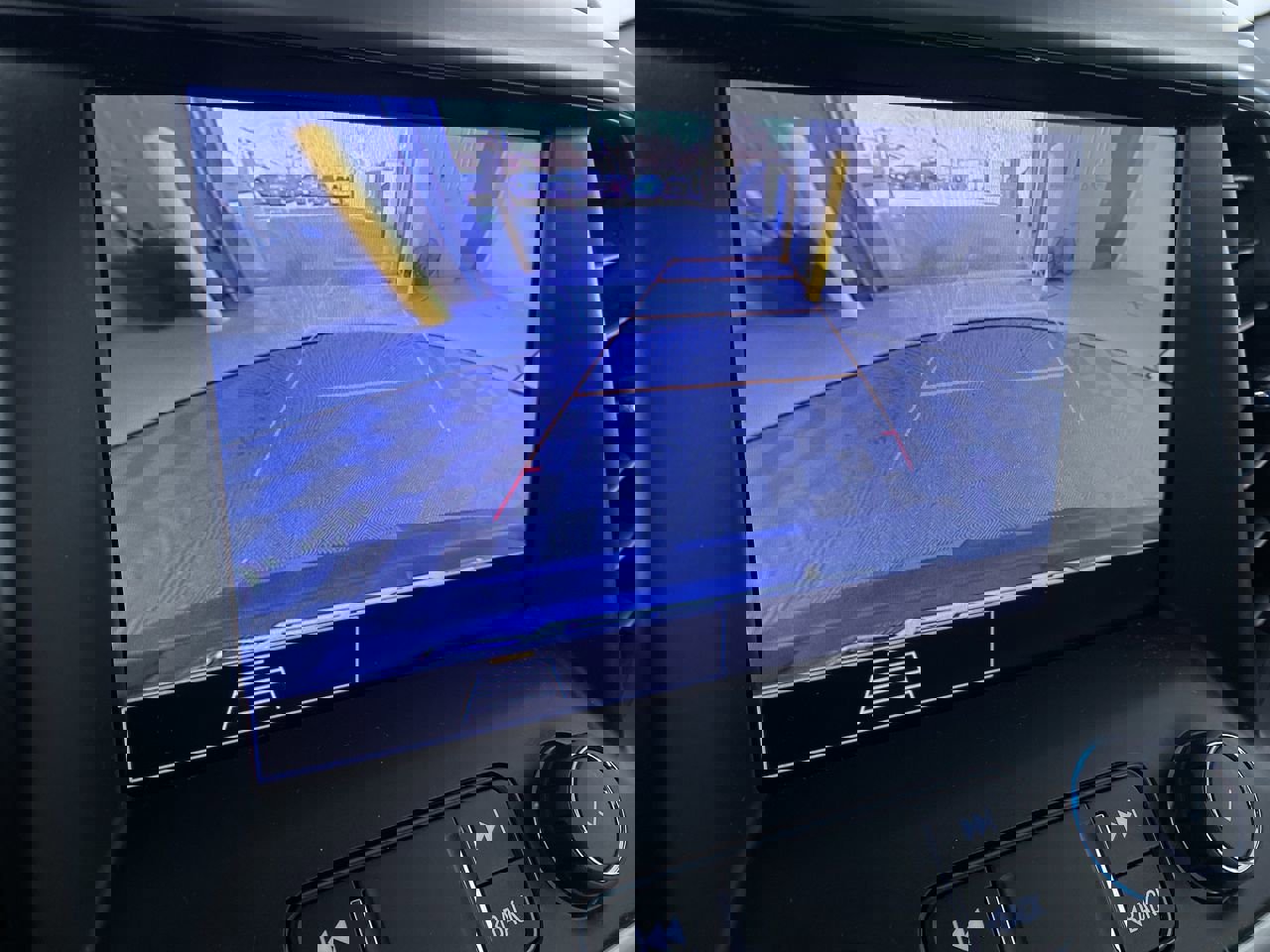 Certified 2023 GMC Acadia SLE w/ Driver Convenience Package FWD image 6