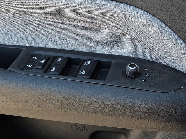 Used 2023 Jeep Compass Latitude AWD/4WD image 19