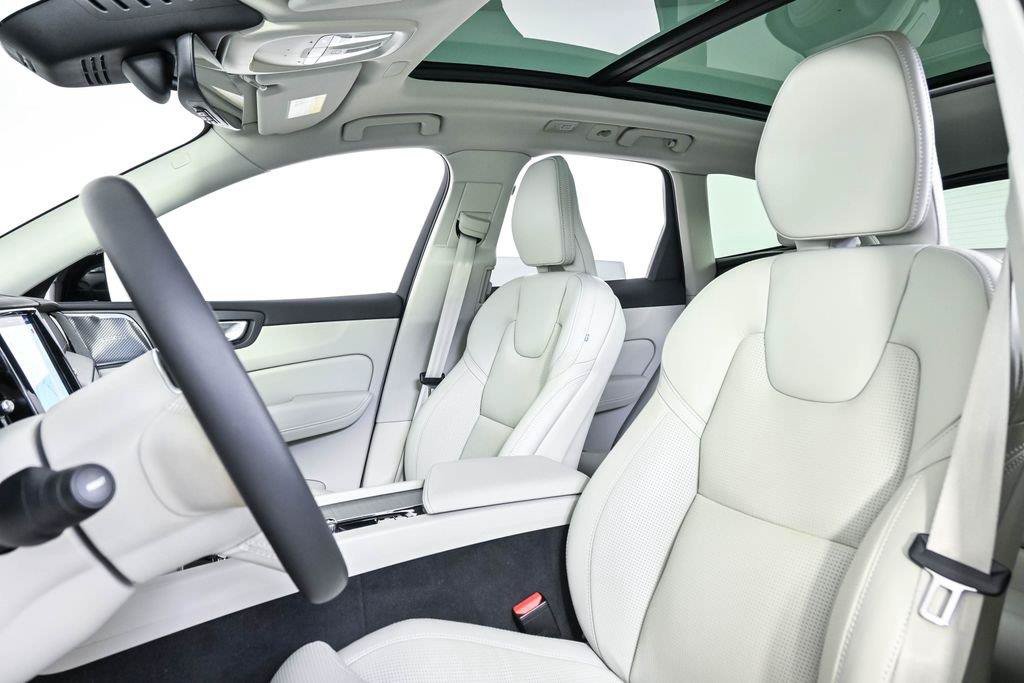 Certified 2024 Volvo XC60 B5 Ultimate w/ Climate Package AWD/4WD image 7
