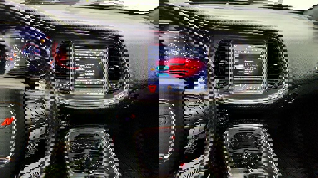 Used 2018 Dodge Challenger GT w/ Driver Convenience Group image 17