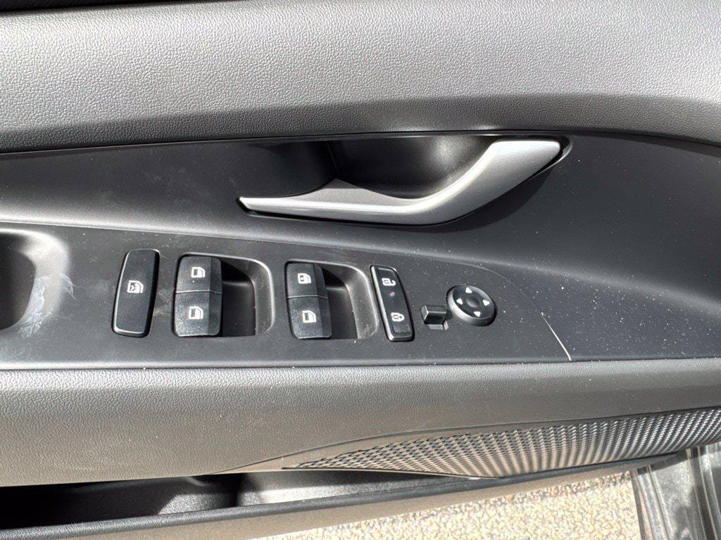 New 2026 Hyundai Elantra SE FWD image 11