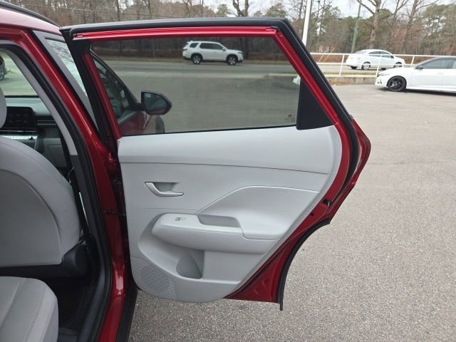 Used 2025 Hyundai Kona SEL image 28