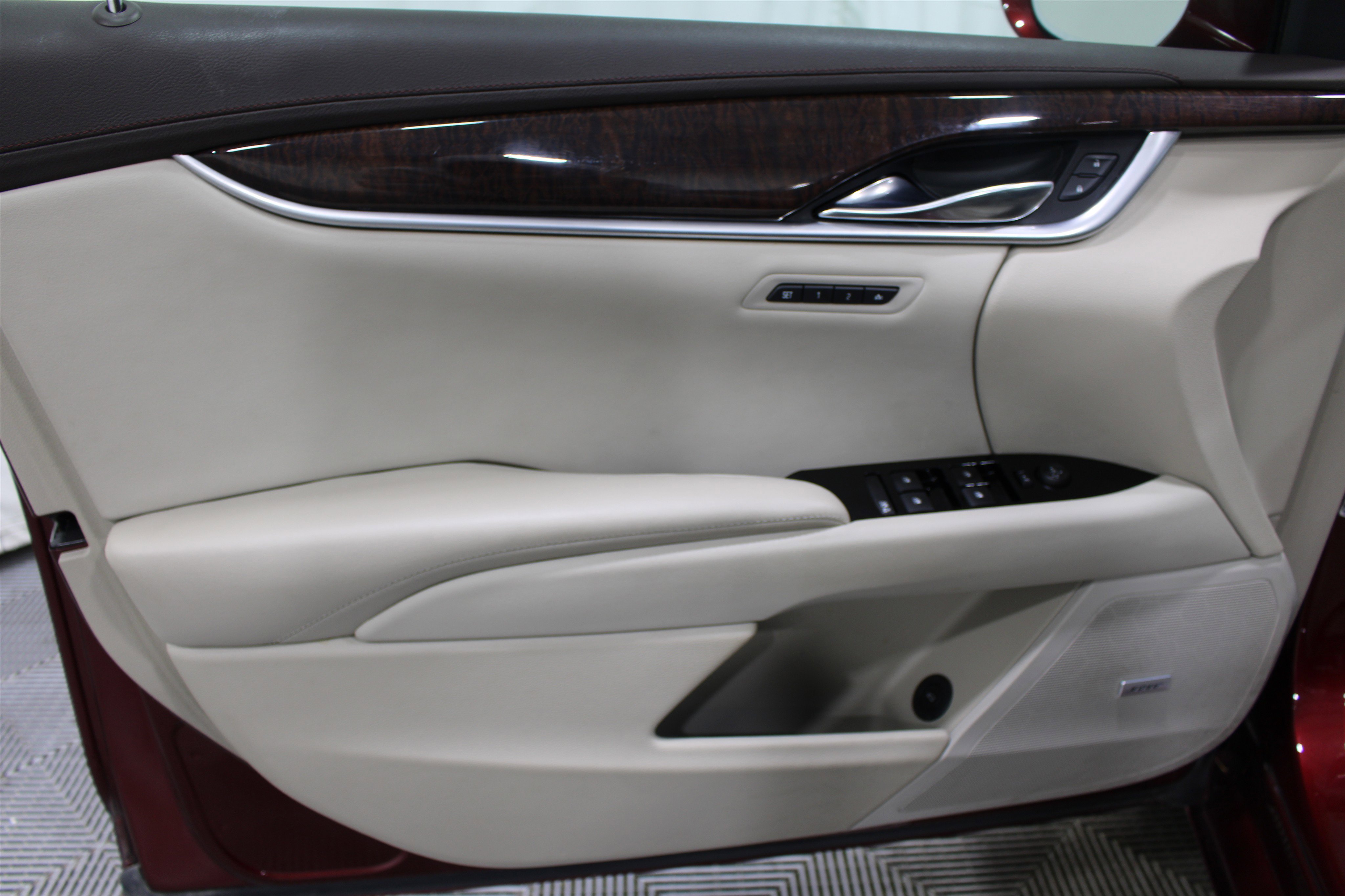 Used 2016 Cadillac XTS Luxury w/ Driver Awareness Package image 6