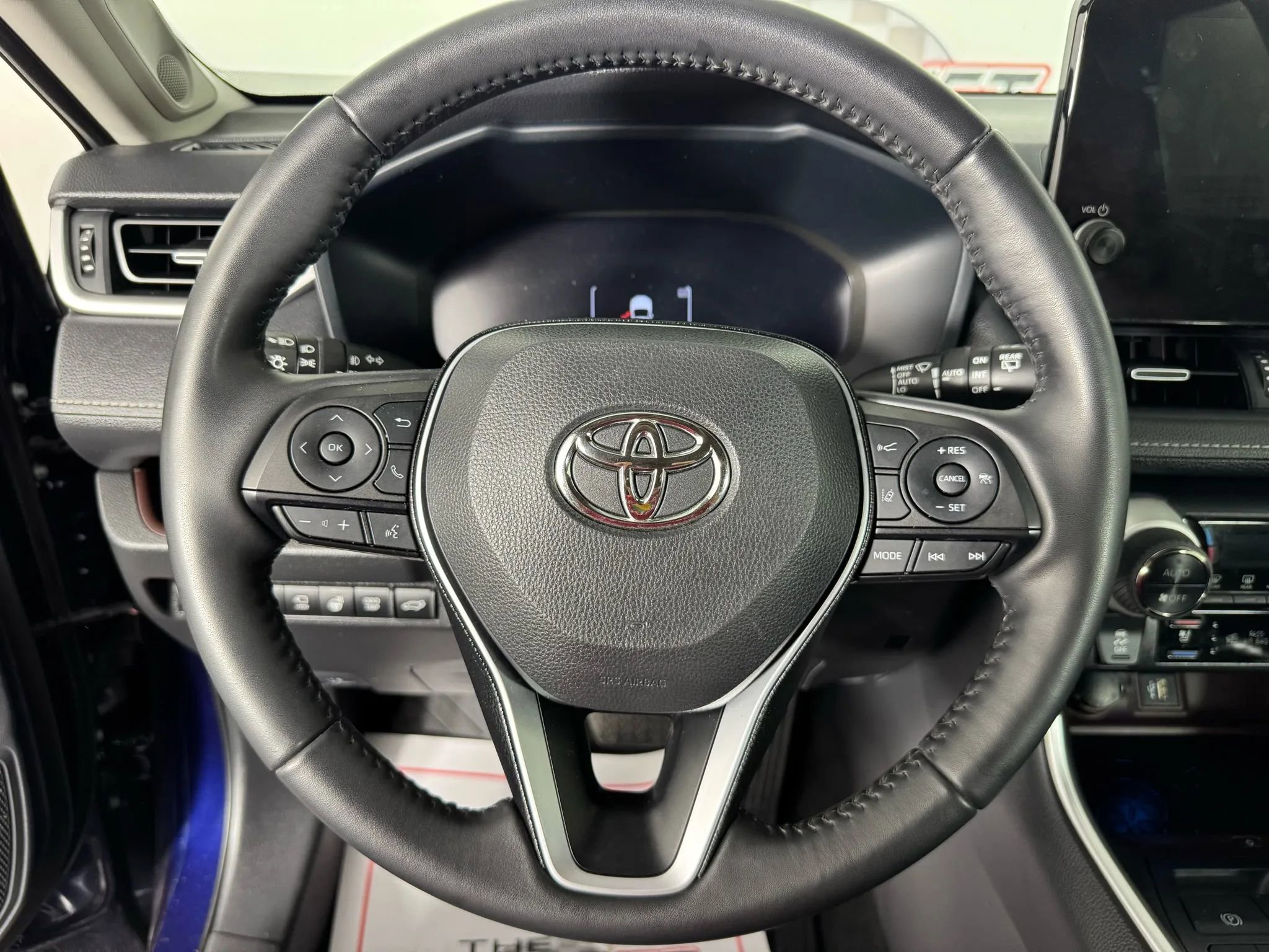 Used 2023 Toyota RAV4 Limited FWD image 13
