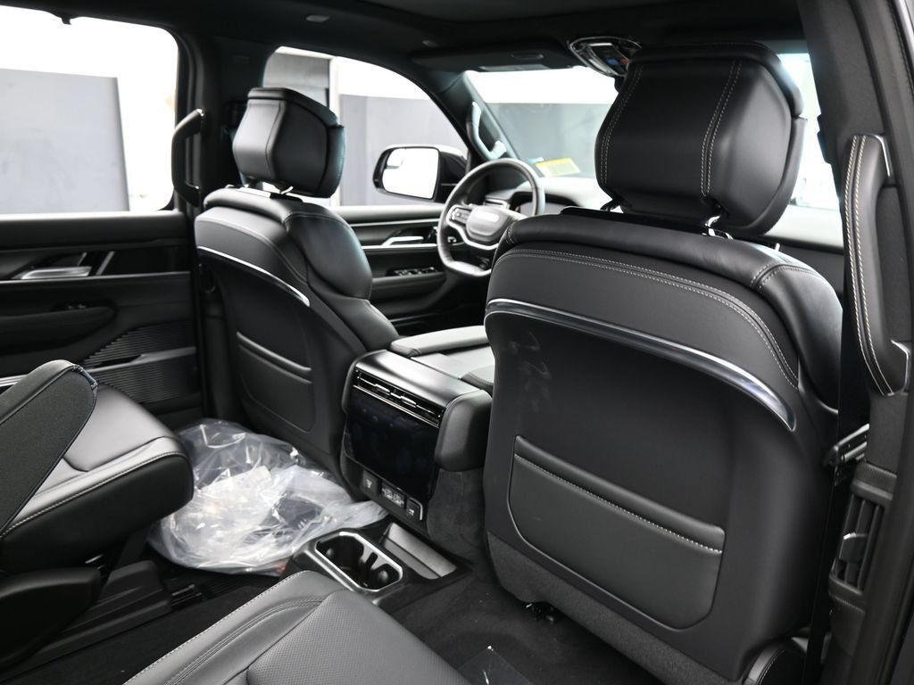 New 2026 Jeep Grand Wagoneer L Summit AWD/4WD image 44