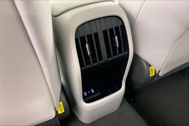 Used 2025 Hyundai Kona SEL FWD image 9