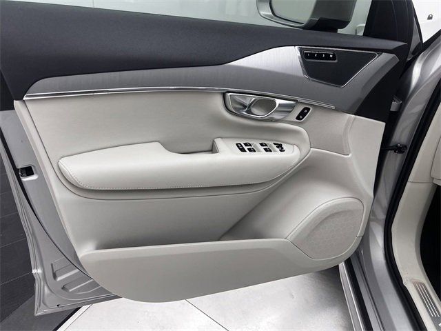 New 2025 Volvo XC90 B5 Core w/ Protection Package Premier image 13