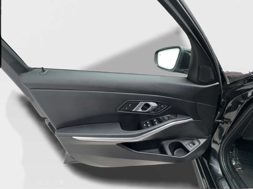 Used 2025 BMW 330i Sedan RWD image 23