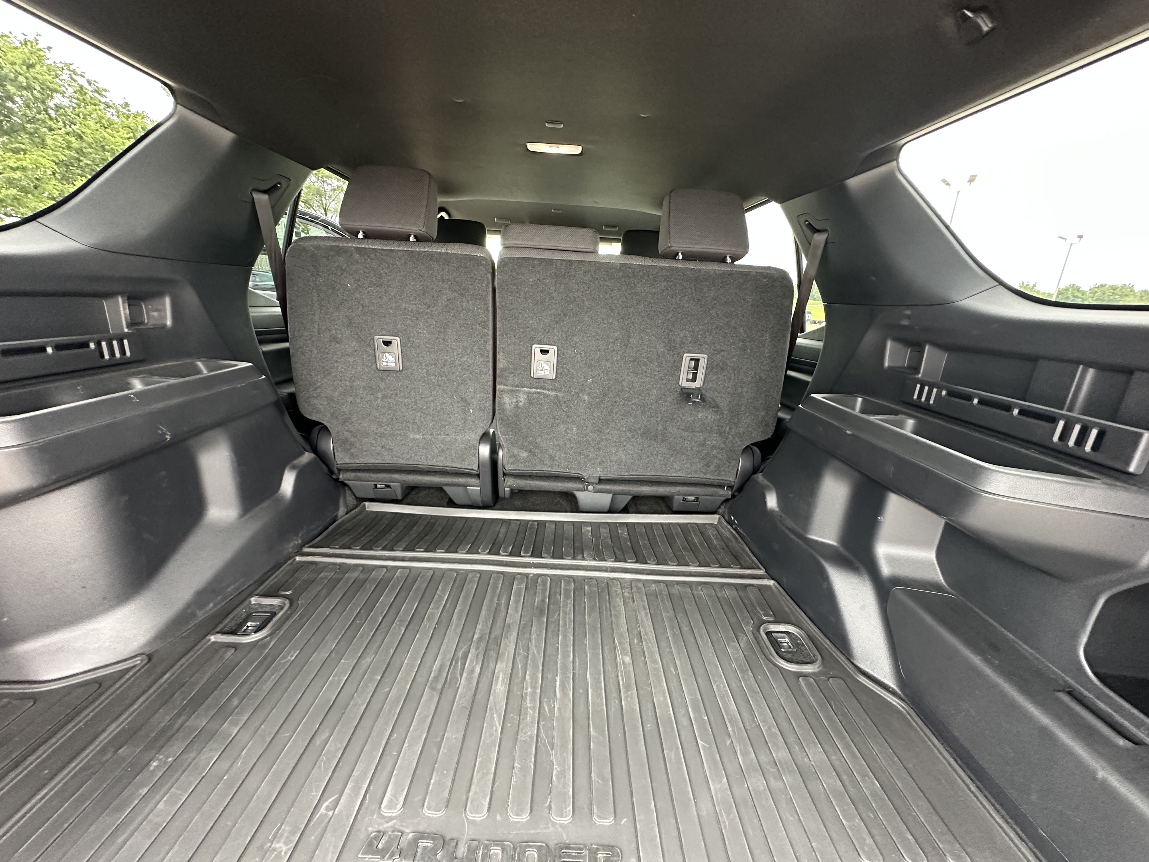 Used 2025 Toyota 4Runner SR5 AWD/4WD image 19