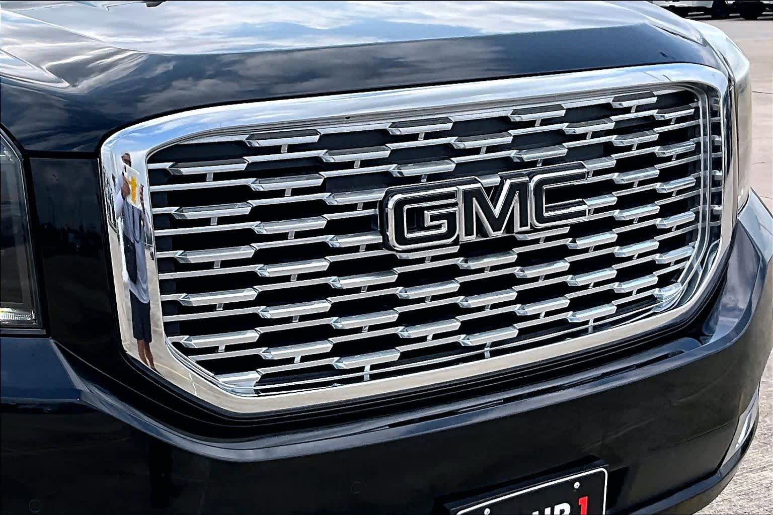 Used 2019 GMC Yukon Denali w/ Denali Ultimate Package AWD/4WD image 30