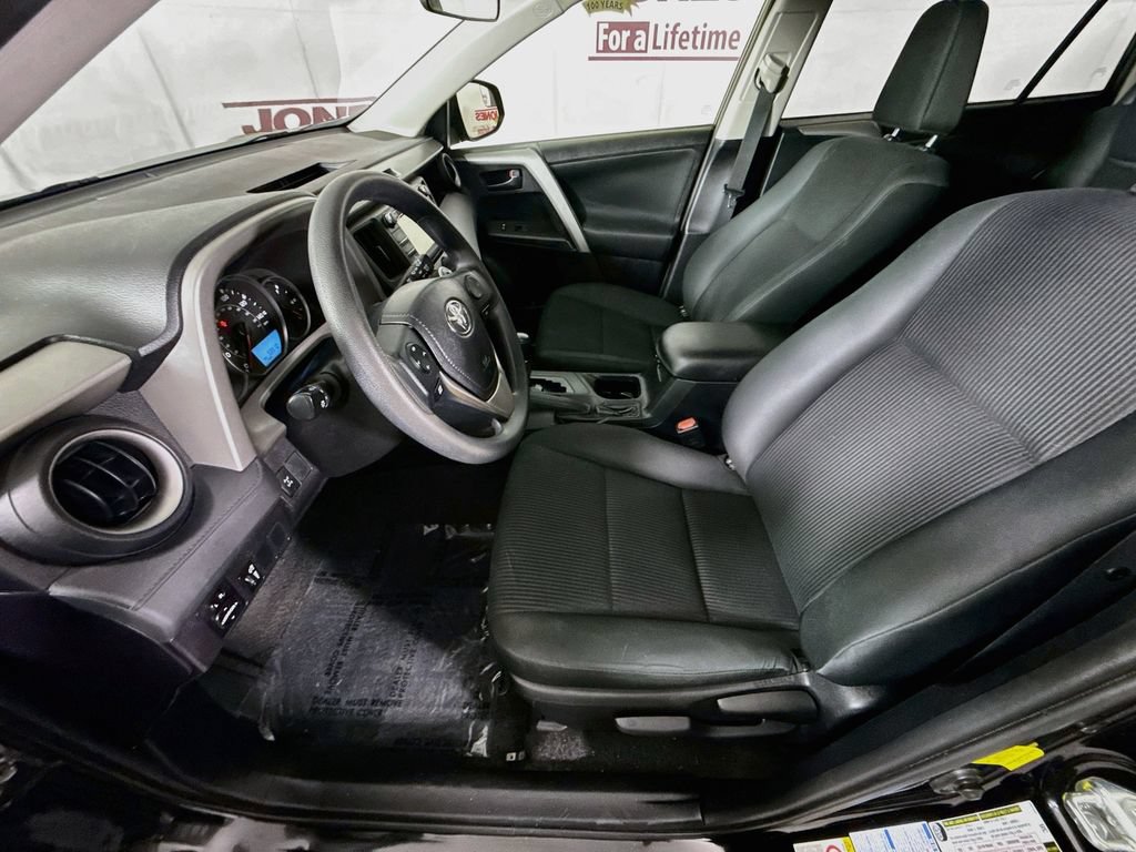 Used 2016 Toyota RAV4 LE AWD/4WD image 23