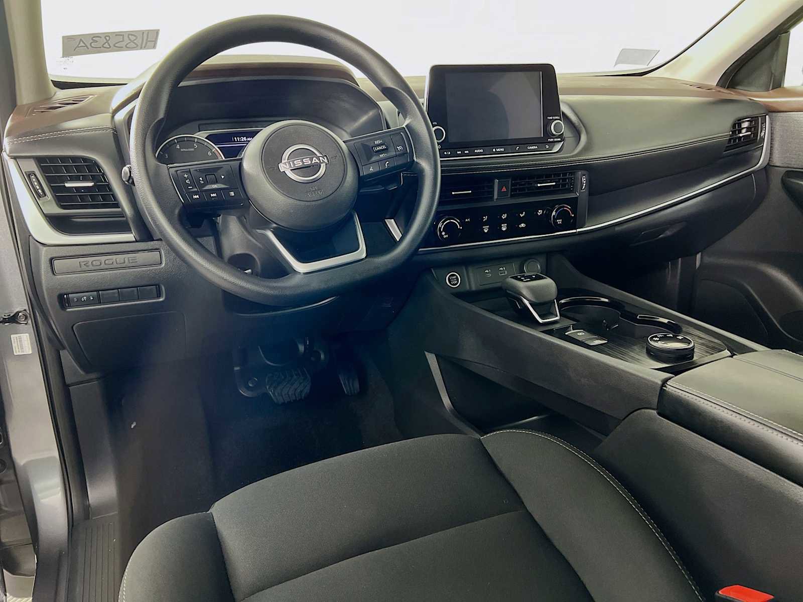 Used 2023 Nissan Rogue S image 9