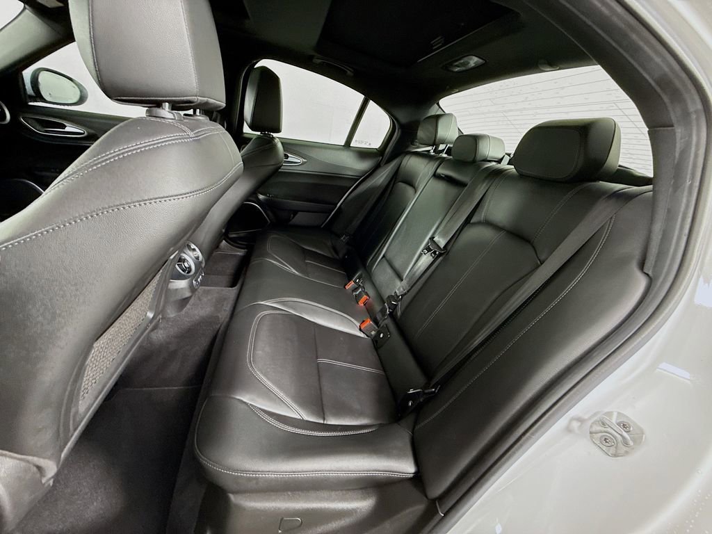 Used 2022 Alfa Romeo Giulia Ti image 27