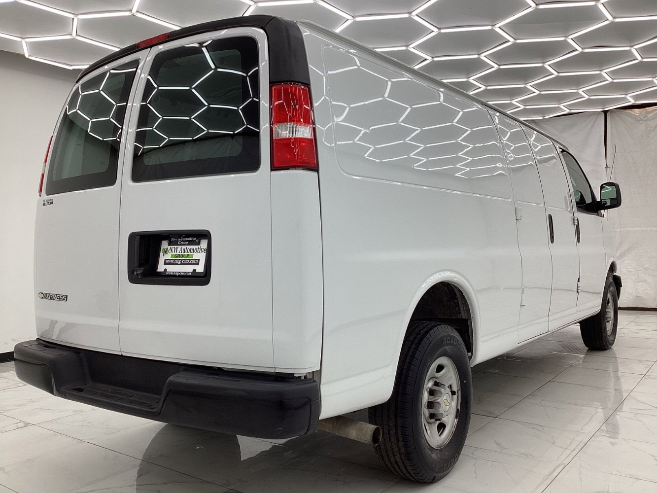 Used 2022 Chevrolet Express 2500 Extended w/ Driver Convenience Package image 8