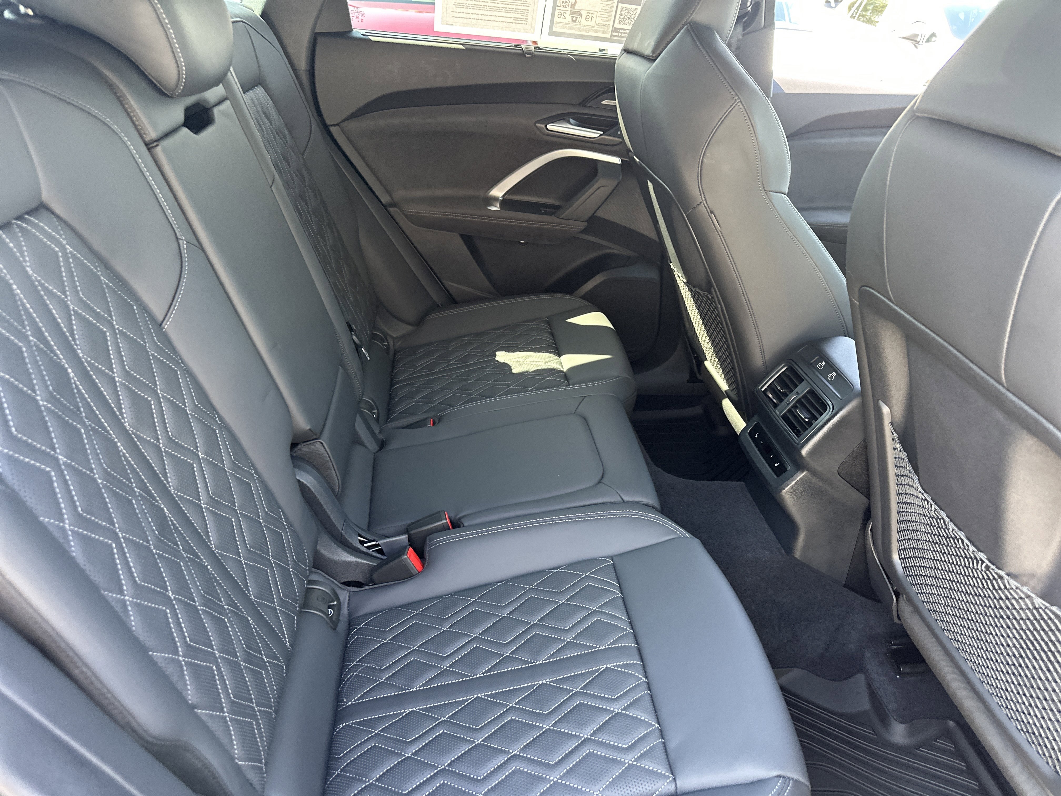 Used 2025 Audi SQ5 Prestige AWD/4WD image 14