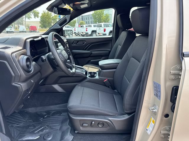 Used 2024 Chevrolet Colorado Trail Boss w/ Technology Package AWD/4WD image 9