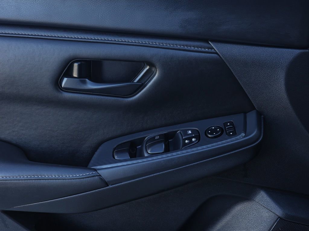 Used 2025 Nissan Sentra S image 23