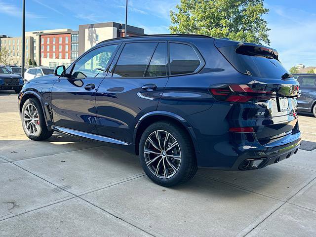 New 2026 BMW X5 xDrive50e w/ M Sport Package image 3