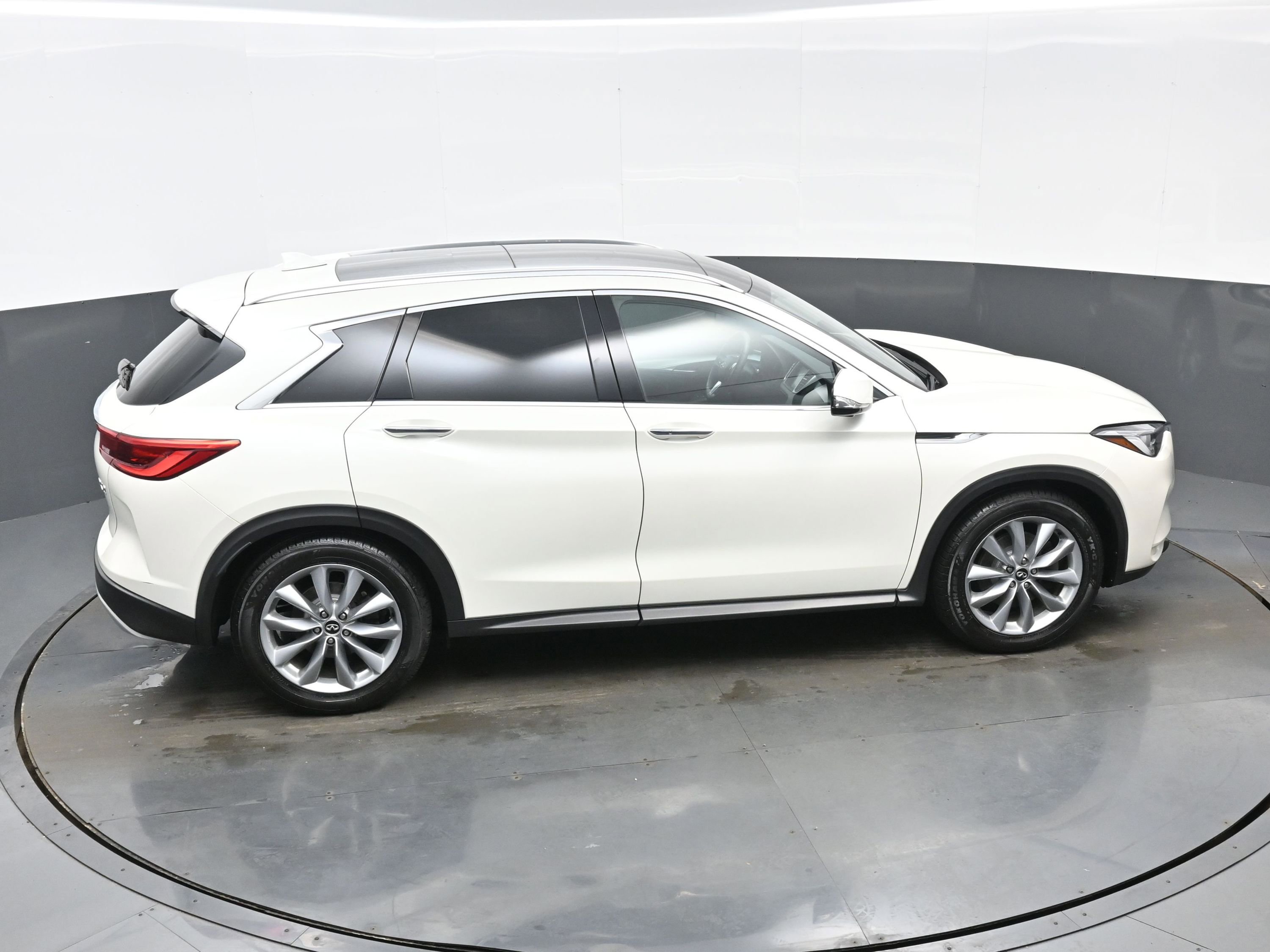 Used 2019 INFINITI QX50 Essential w/ Premium Heat Package image 39