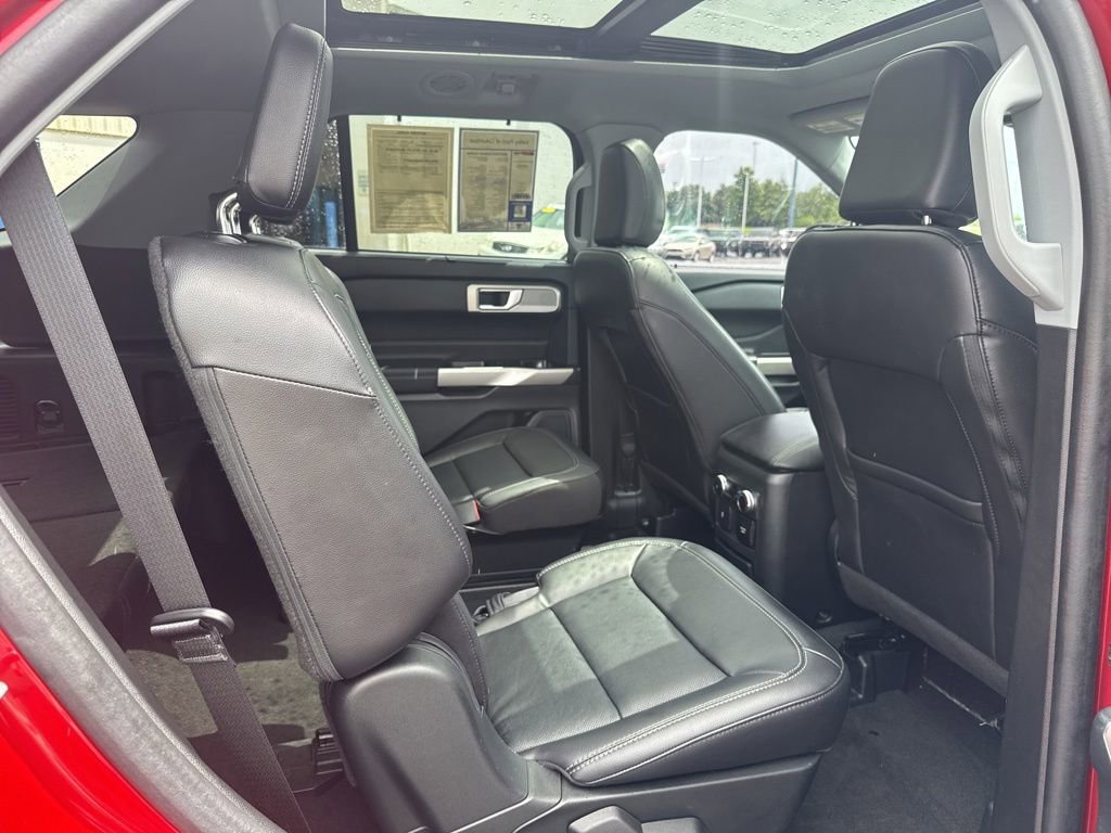 Used 2023 Ford Explorer Limited w/ Equipment Group 301A AWD/4WD image 42