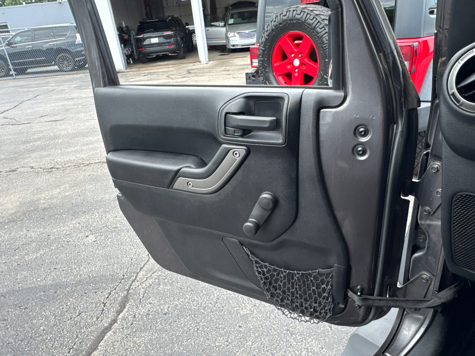 Used 2014 Jeep Wrangler Unlimited Sport w/ Connectivity Group AWD/4WD image 16