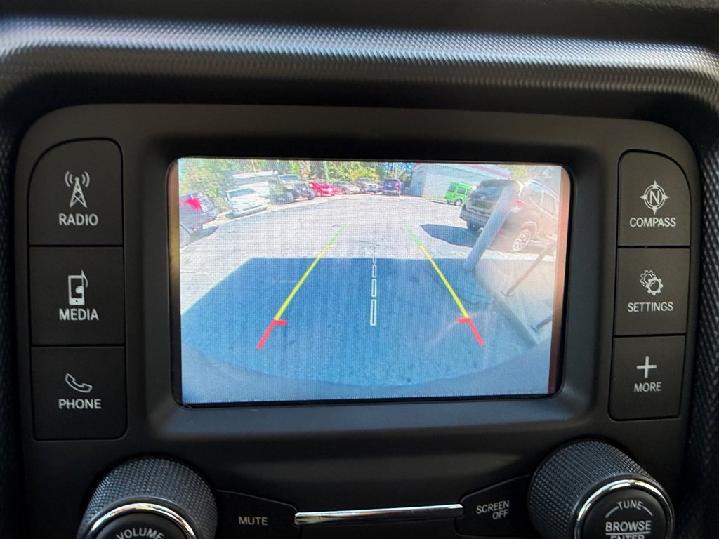 Used 2019 Jeep Wrangler Sport AWD/4WD image 7