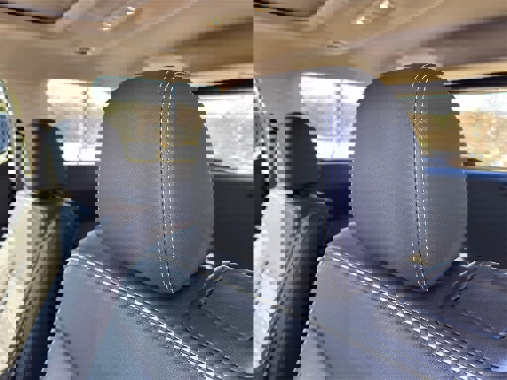 Used 2023 GMC Acadia Denali w/ Denali Ultimate Package image 28