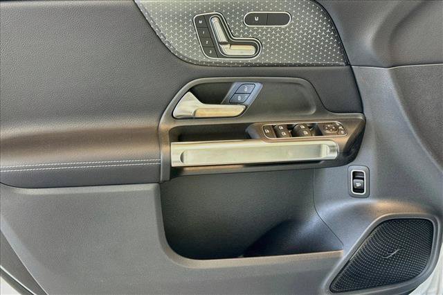 New 2026 Mercedes-Benz GLB 250 4MATIC image 16