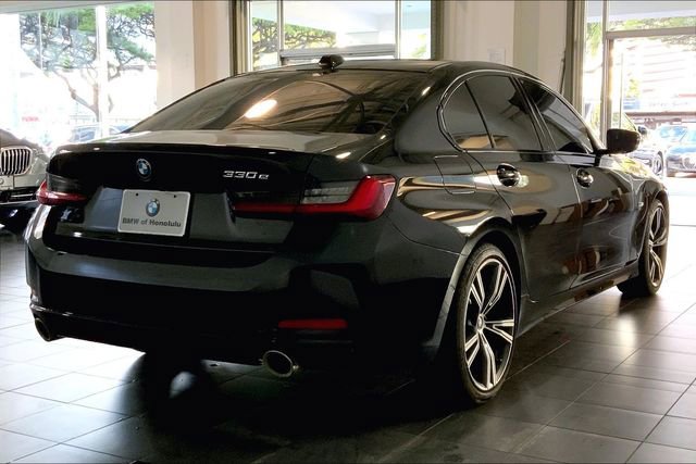 Used 2023 BMW 330e w/ Driving Assistance Package RWD image 6