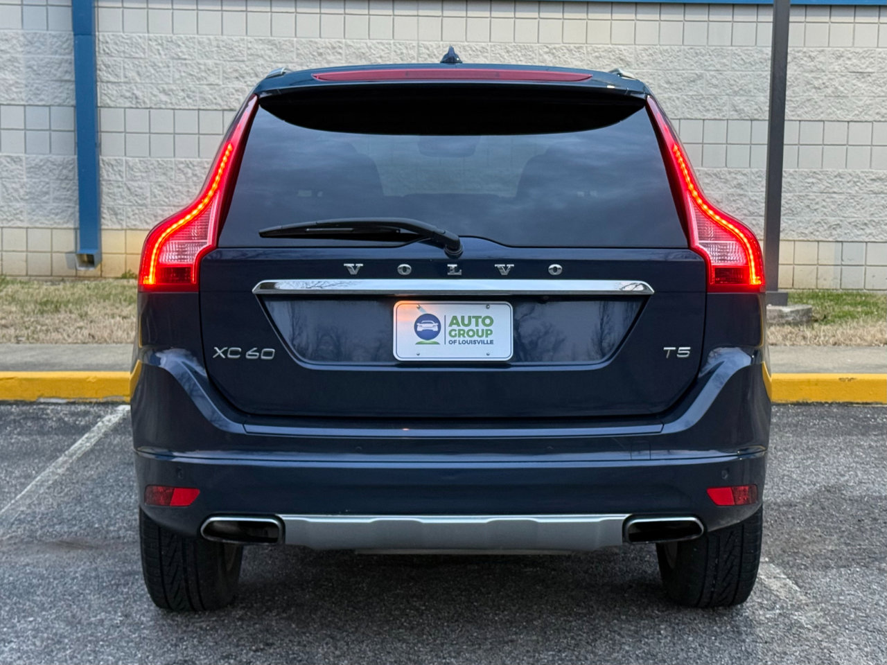 Used 2015 Volvo XC60 T5 Platinum image 6