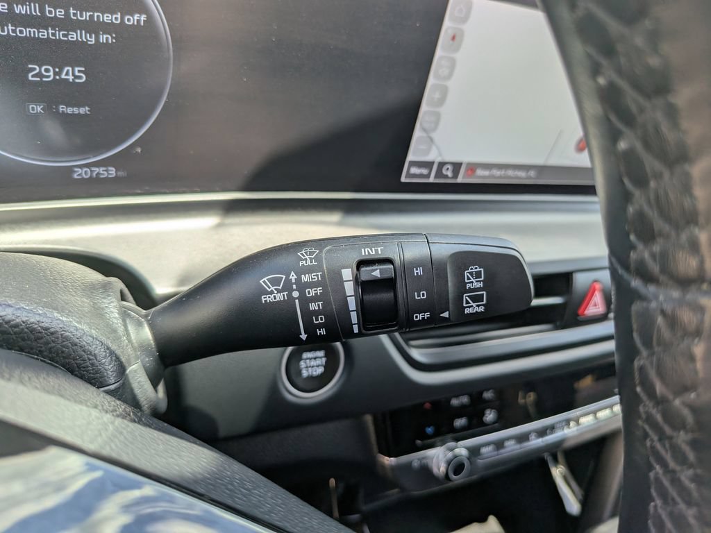 Certified 2025 Kia Seltos EX w/ EX Sunroof Package FWD image 34
