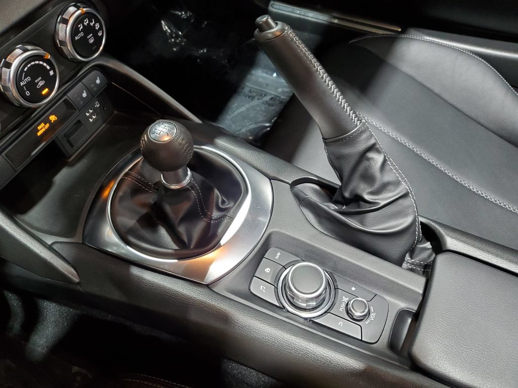 Used 2022 MAZDA MX-5 Miata Grand Touring w/ Weather Package RWD image 29